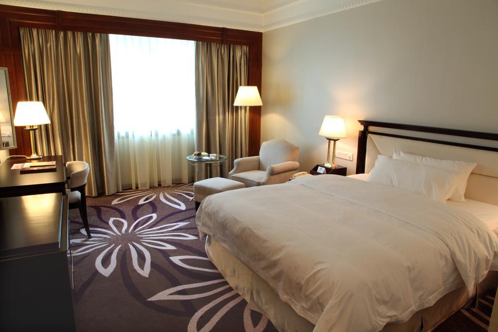 Foshan Fontainebleau Hotel Room photo